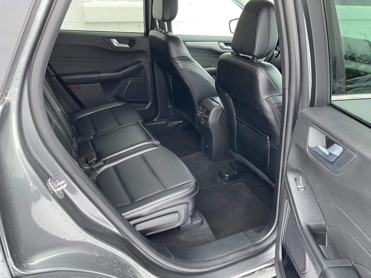 2024 Ford Escape Platinum 4dr All-Wheel Drive Photo