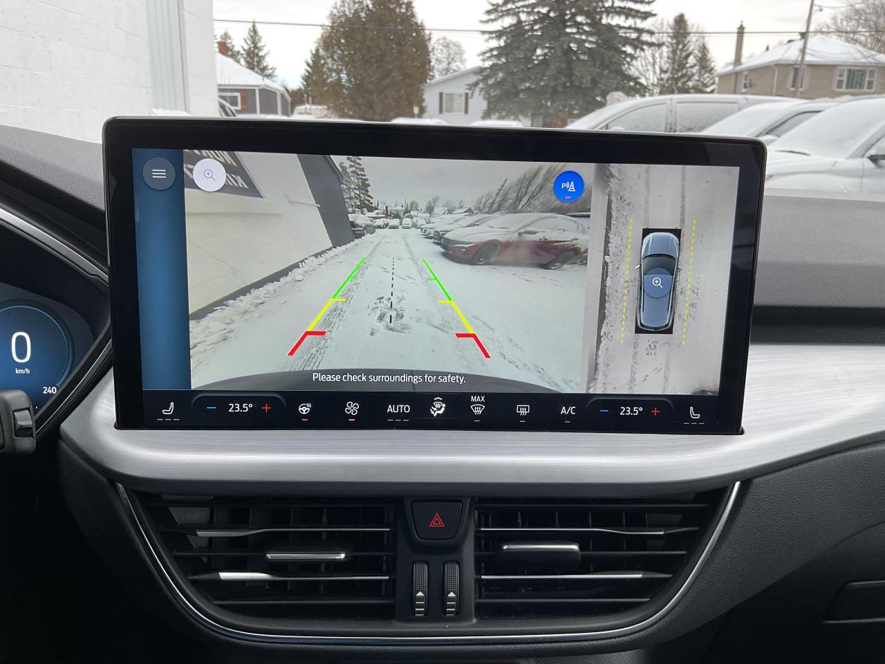 2024 Ford Escape Platinum 4dr All-Wheel Drive Photo