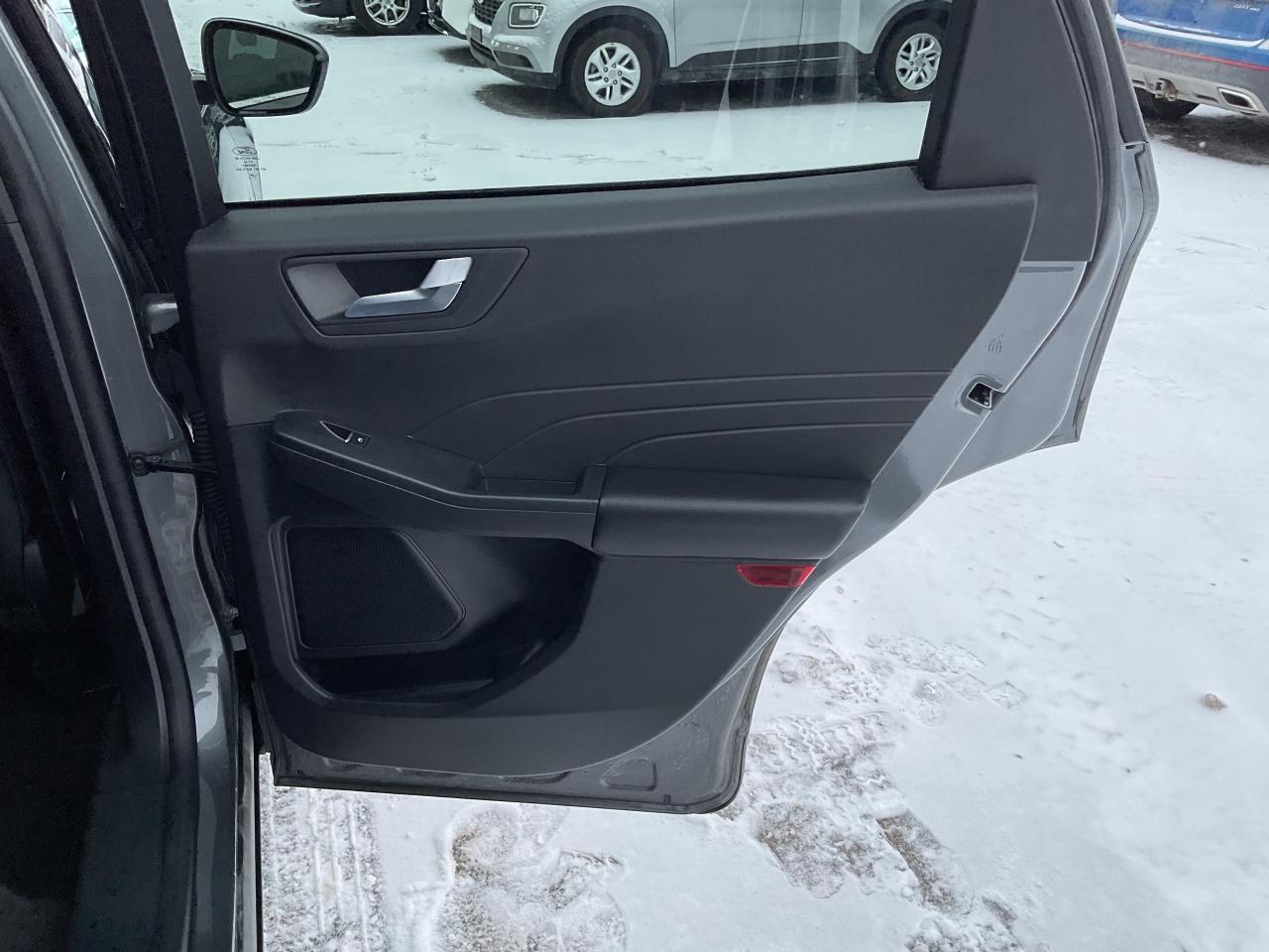 2024 Ford Escape Platinum 4dr All-Wheel Drive Photo