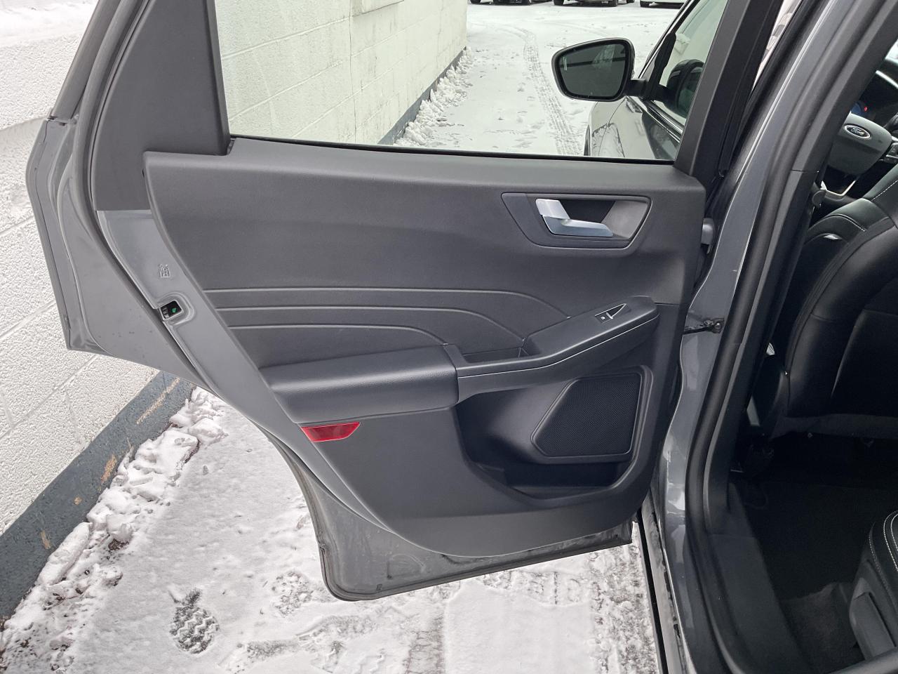 2024 Ford Escape Platinum 4dr All-Wheel Drive Photo