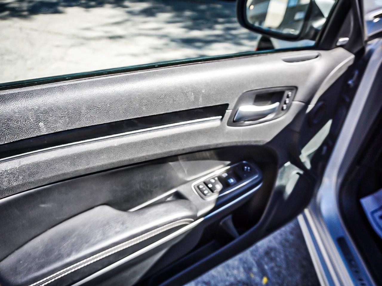 2023 Chrysler 300  Photo