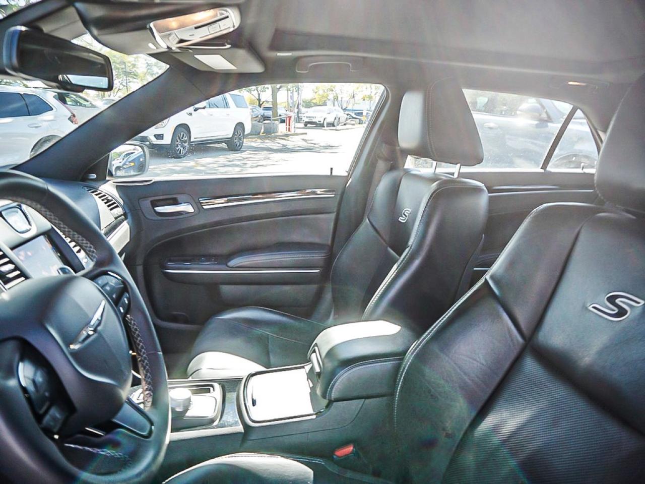 2023 Chrysler 300  Photo