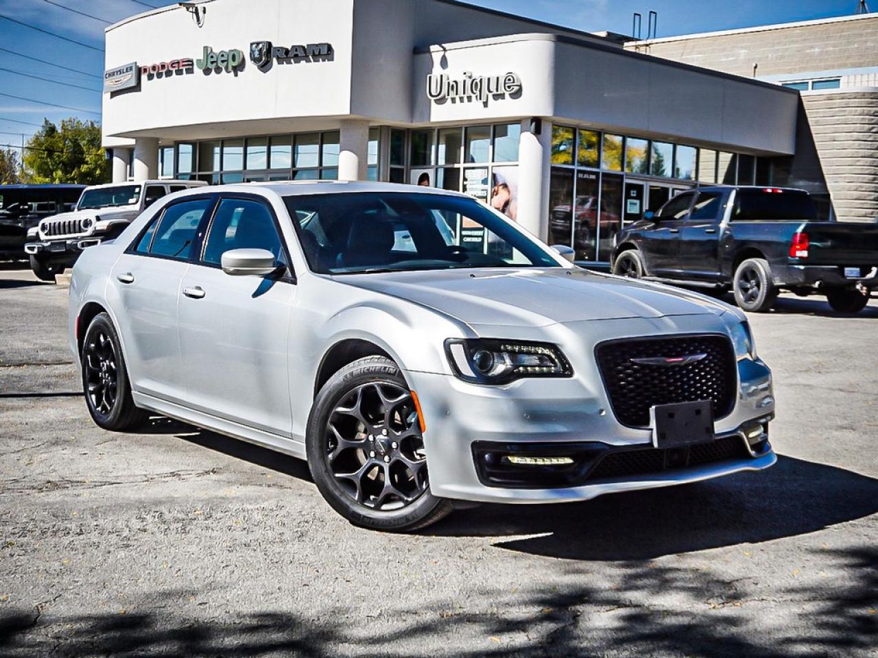 2023 Chrysler 300  Photo