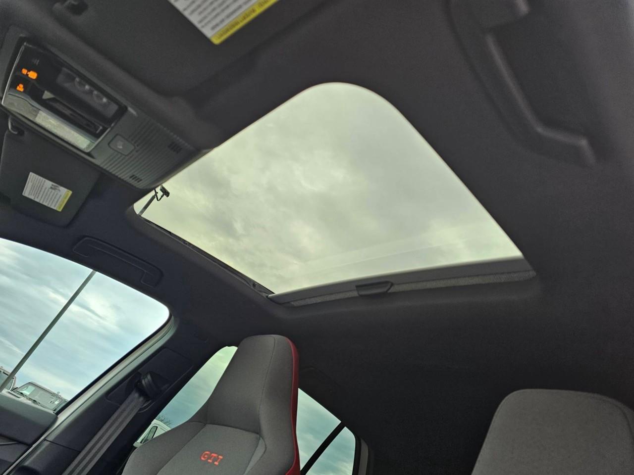 2024 Volkswagen Golf GTI Autobahn 4dr Hatchback Photo