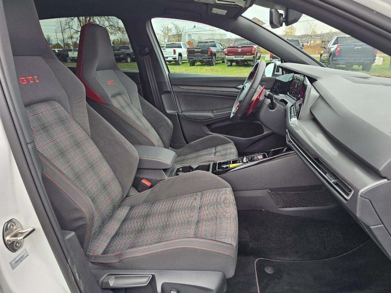 2024 Volkswagen Golf GTI Autobahn 4dr Hatchback Photo