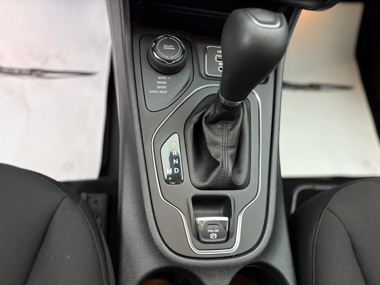 2021 Jeep Cherokee North 4dr 4x4 Photo