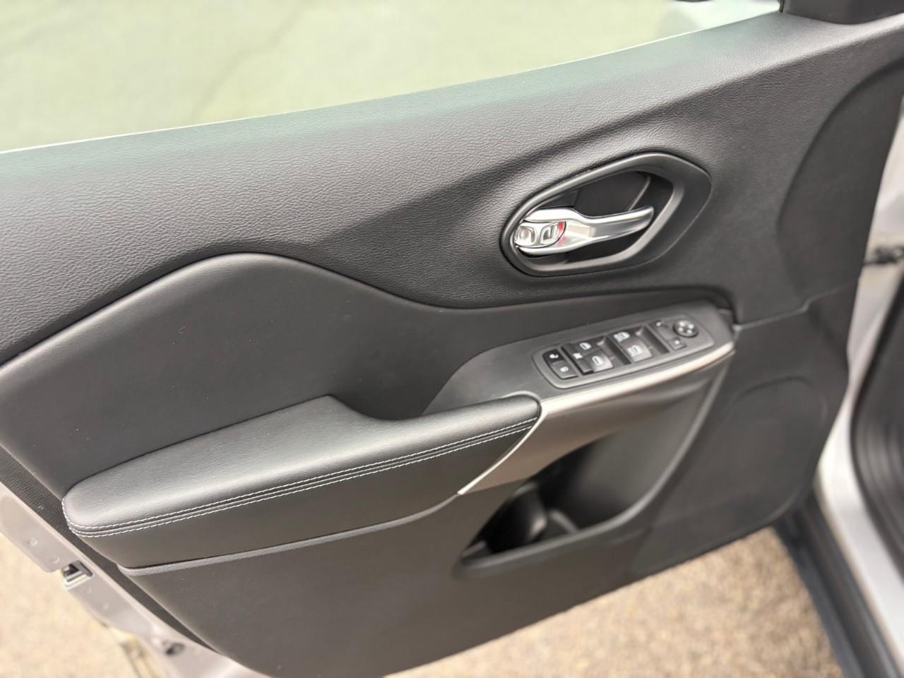 2021 Jeep Cherokee North 4dr 4x4 Photo