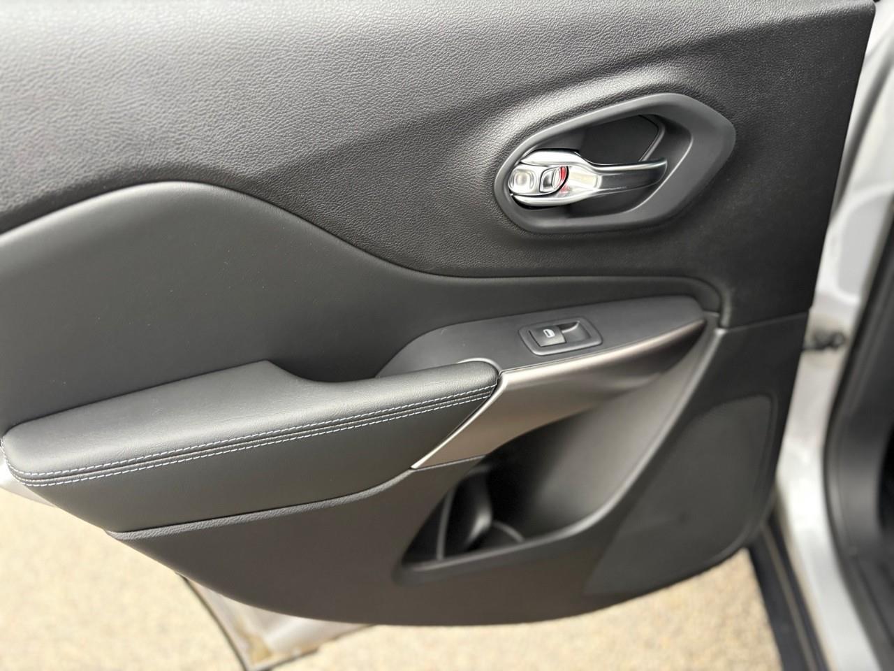 2021 Jeep Cherokee North 4dr 4x4 Photo