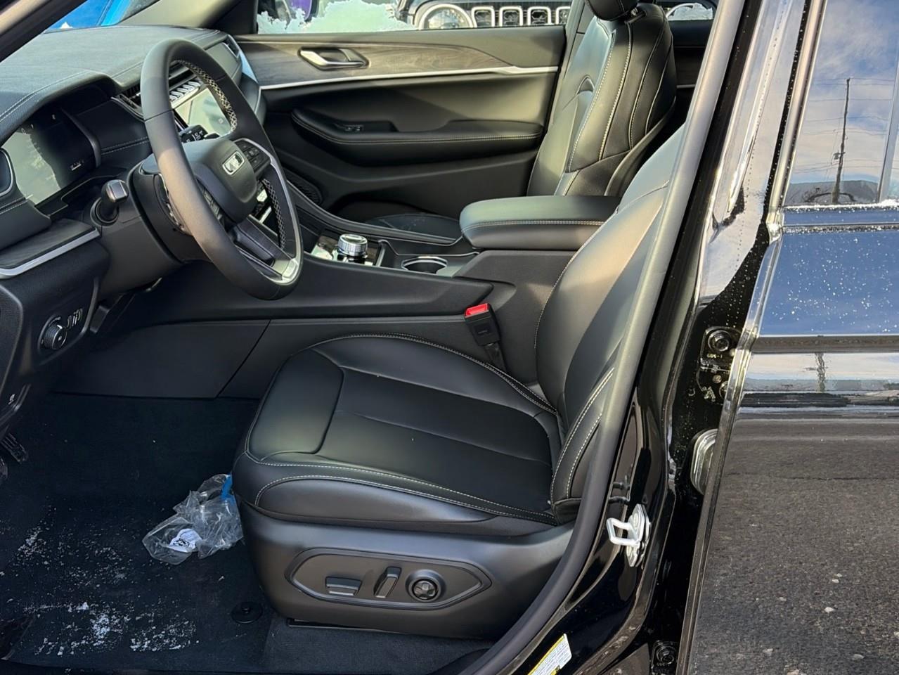 2025 Jeep Grand Cherokee Limited 4dr 4x4 Photo