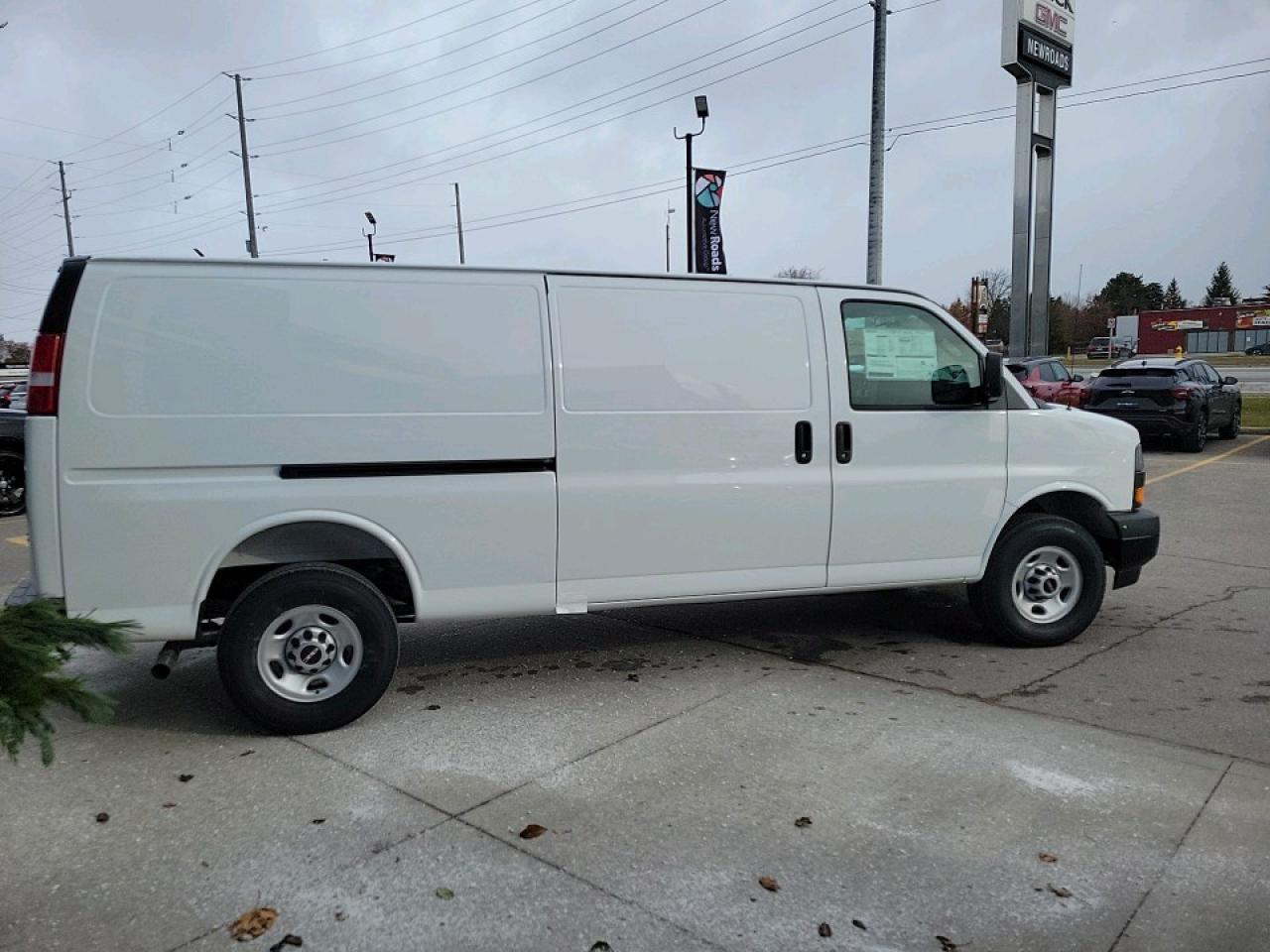 2025 GMC Savana 3500 Work Van Rear-Wheel Drive Extended Cargo Van Photo