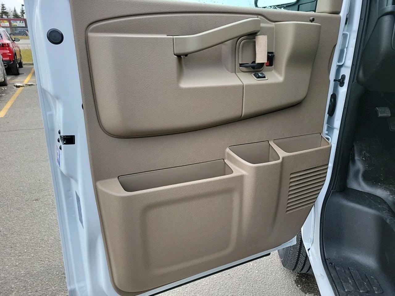 2025 GMC Savana 3500 Work Van Rear-Wheel Drive Extended Cargo Van Photo