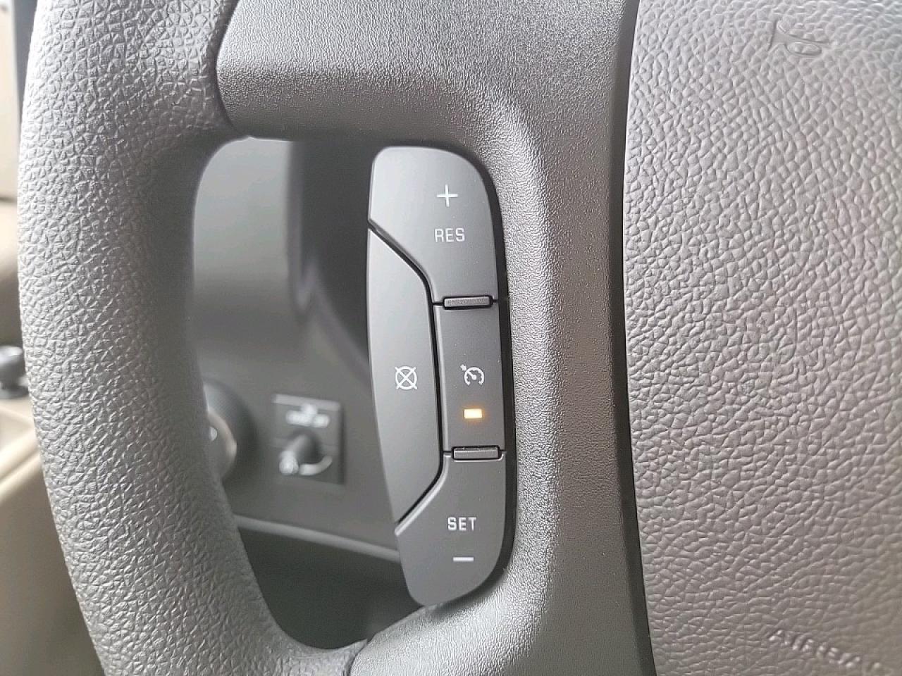 2025 GMC Savana 3500 Work Van Rear-Wheel Drive Extended Cargo Van Photo