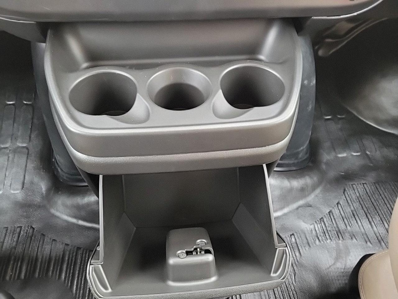 2025 GMC Savana 3500 Work Van Rear-Wheel Drive Extended Cargo Van Photo