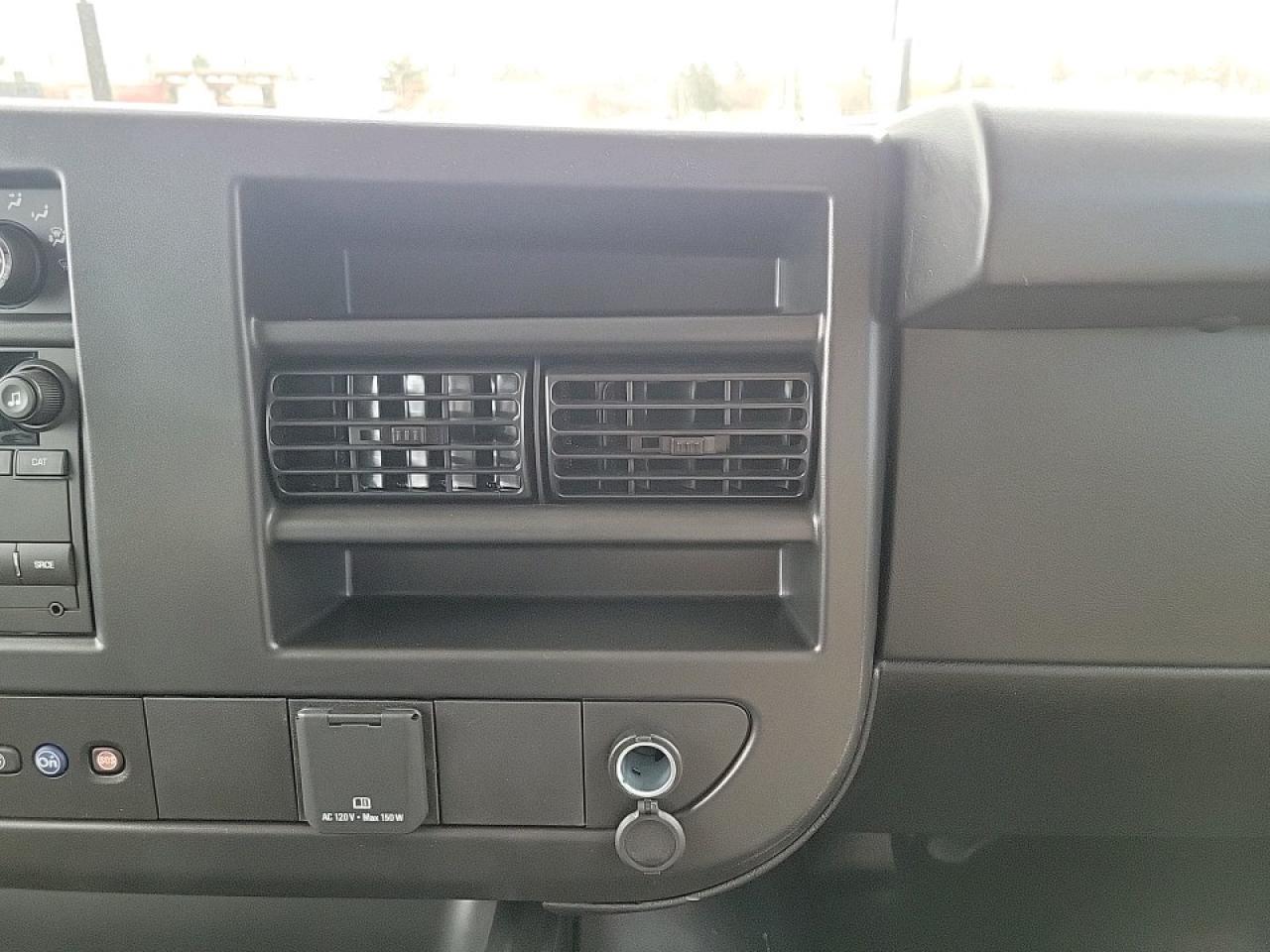 2025 GMC Savana 3500 Work Van Rear-Wheel Drive Extended Cargo Van Photo