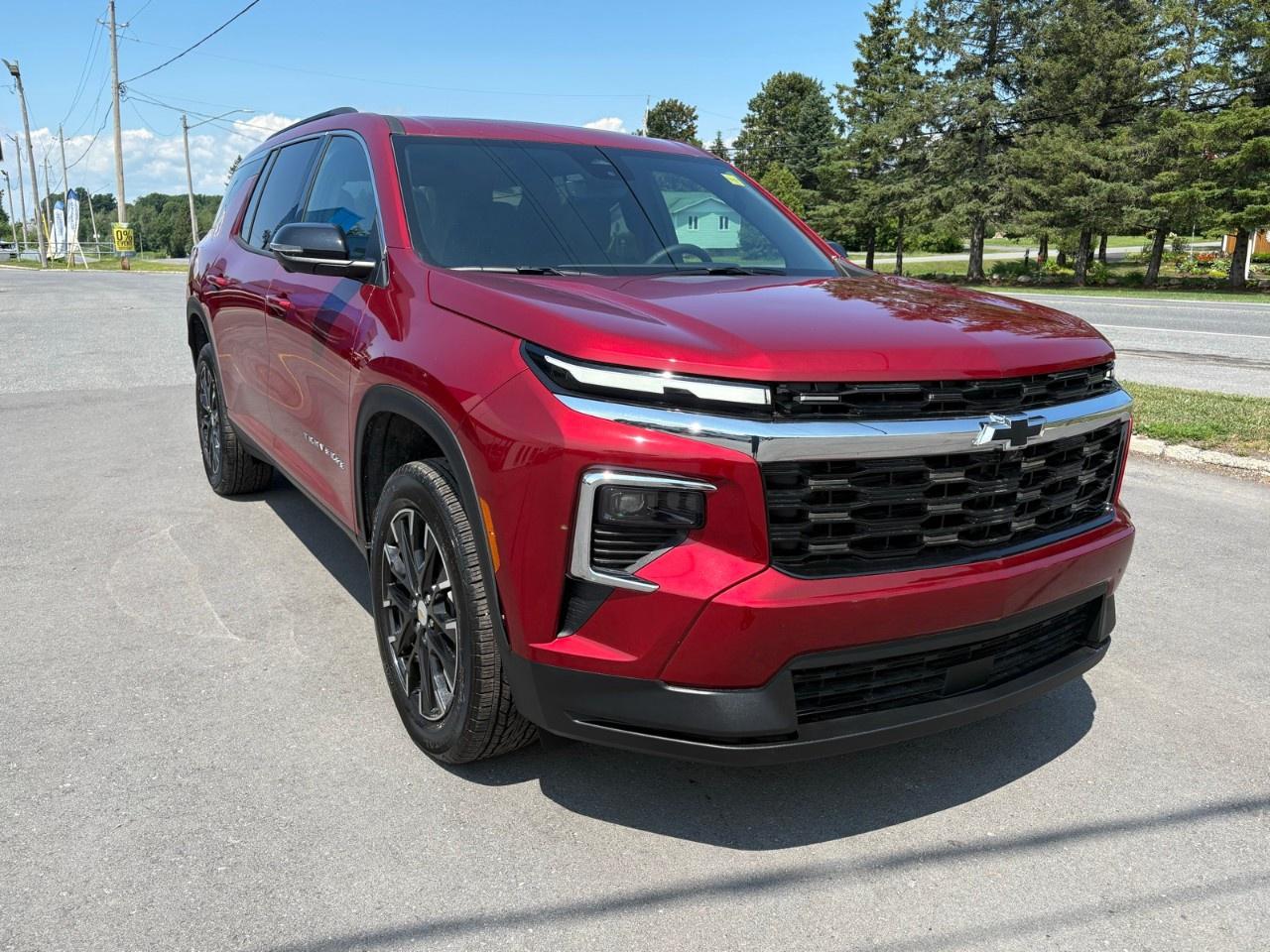 2026 Chevrolet Traverse AWD 4dr LT Photo2