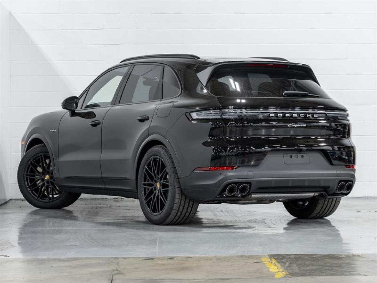 2025 Porsche Cayenne  Photo2