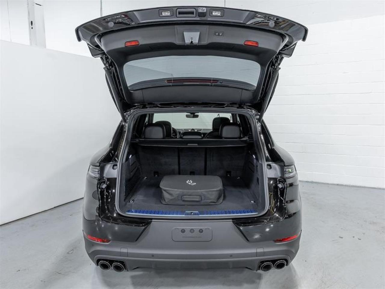 2025 Porsche Cayenne  Photo