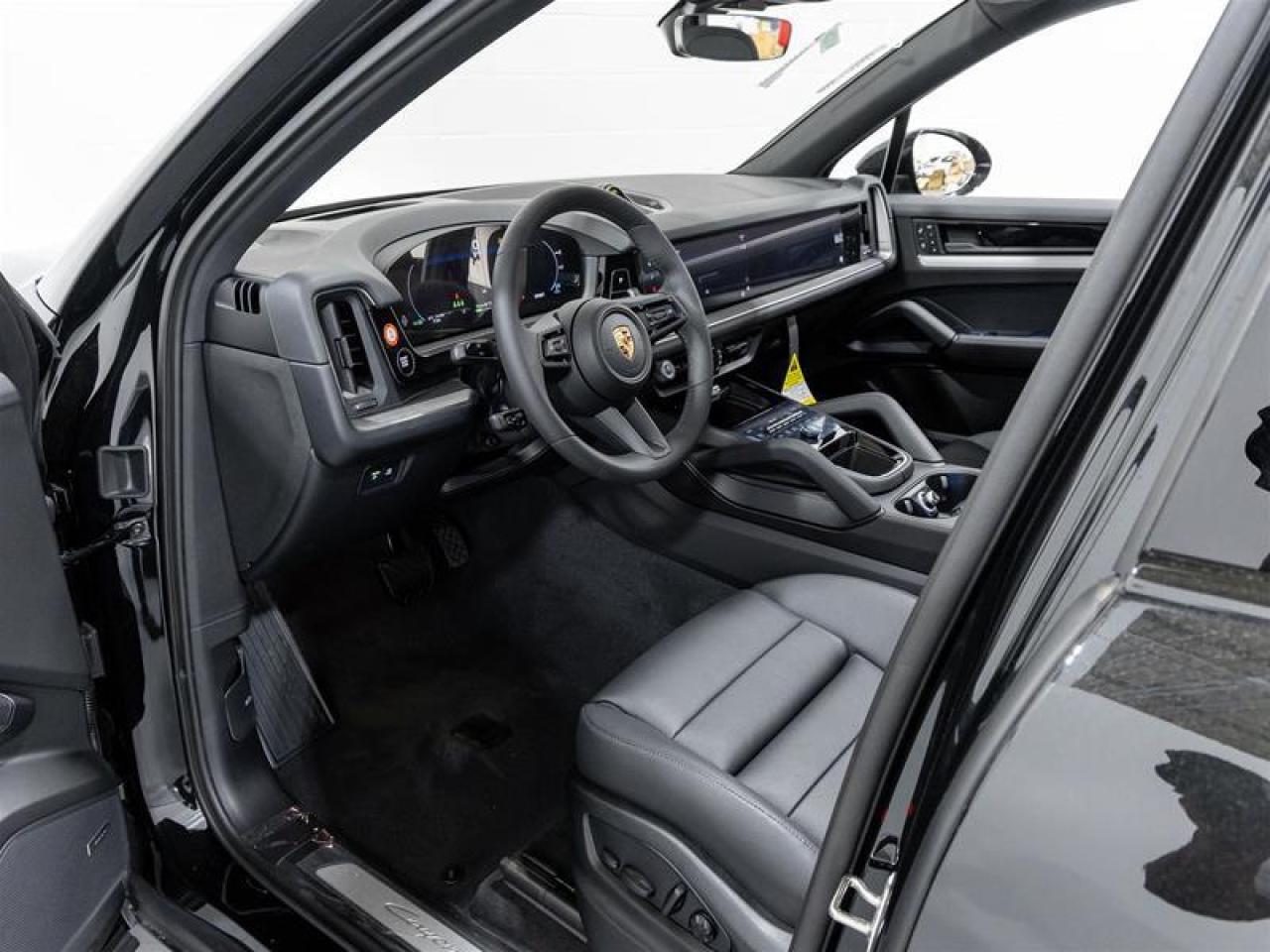 2025 Porsche Cayenne  Photo