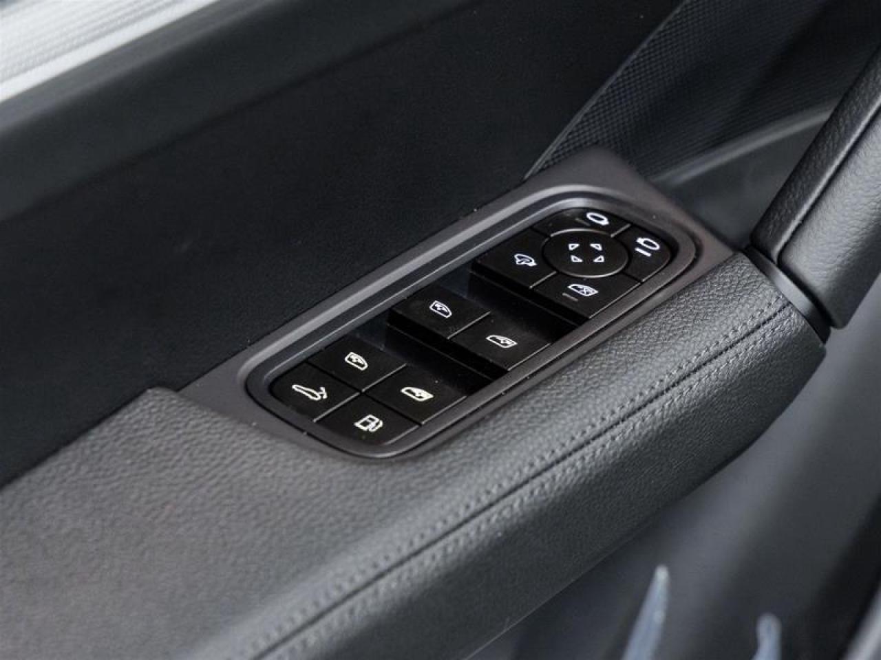 2025 Porsche Cayenne  Photo