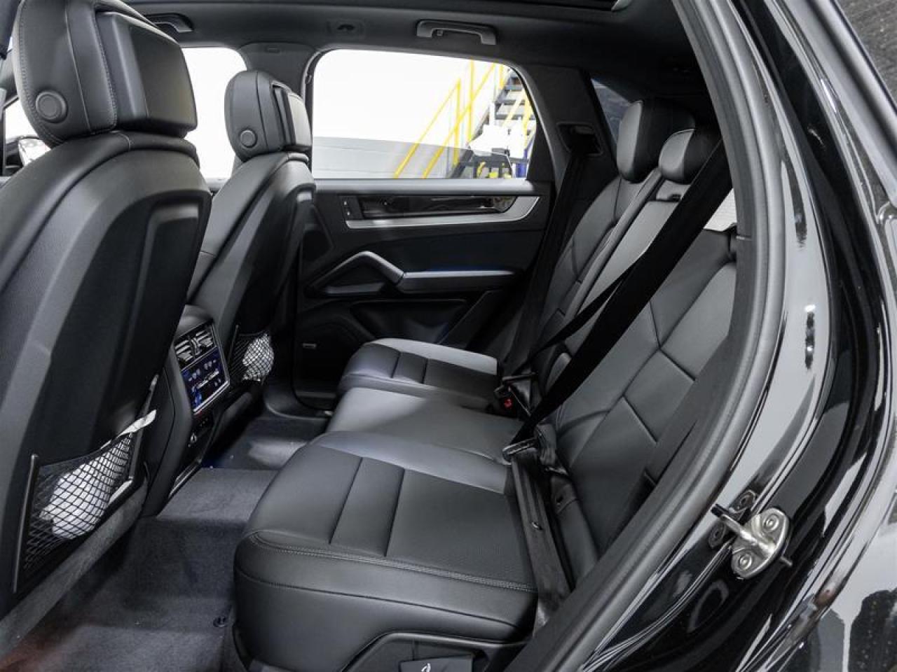 2025 Porsche Cayenne  Photo