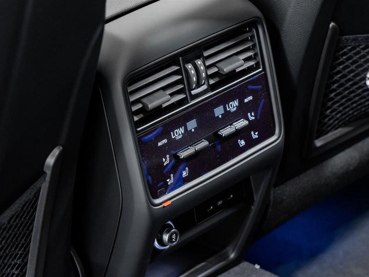 2025 Porsche Cayenne  Photo