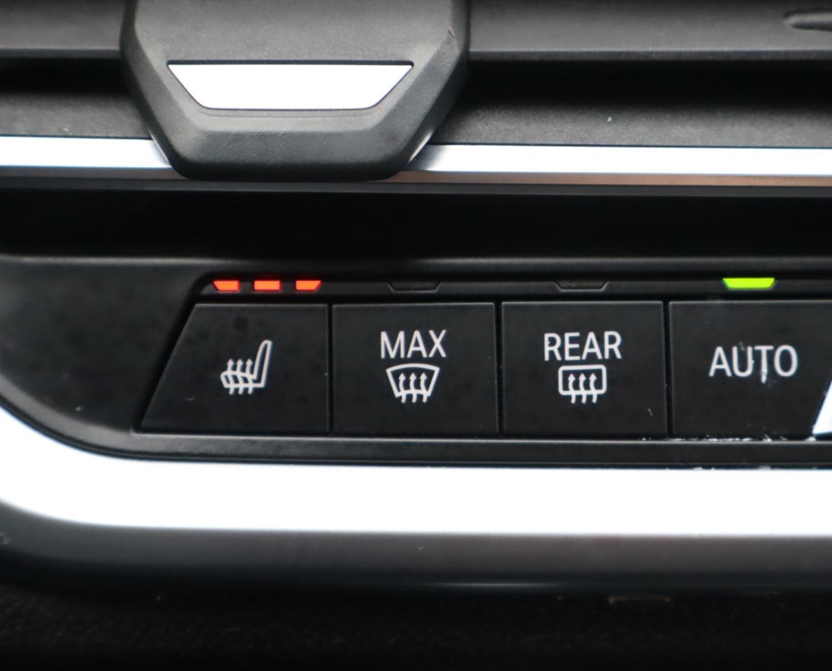 2020 BMW 330 i xDrive 4dr All-Wheel Drive Sedan Photo