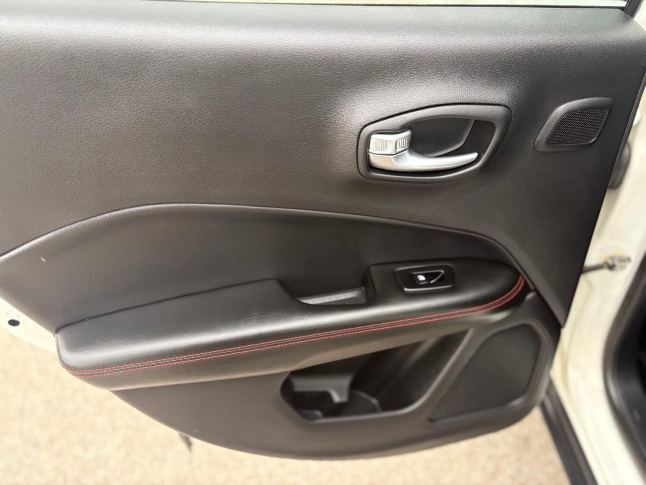 2018 Jeep Compass Trailhawk 4dr 4x4 Photo