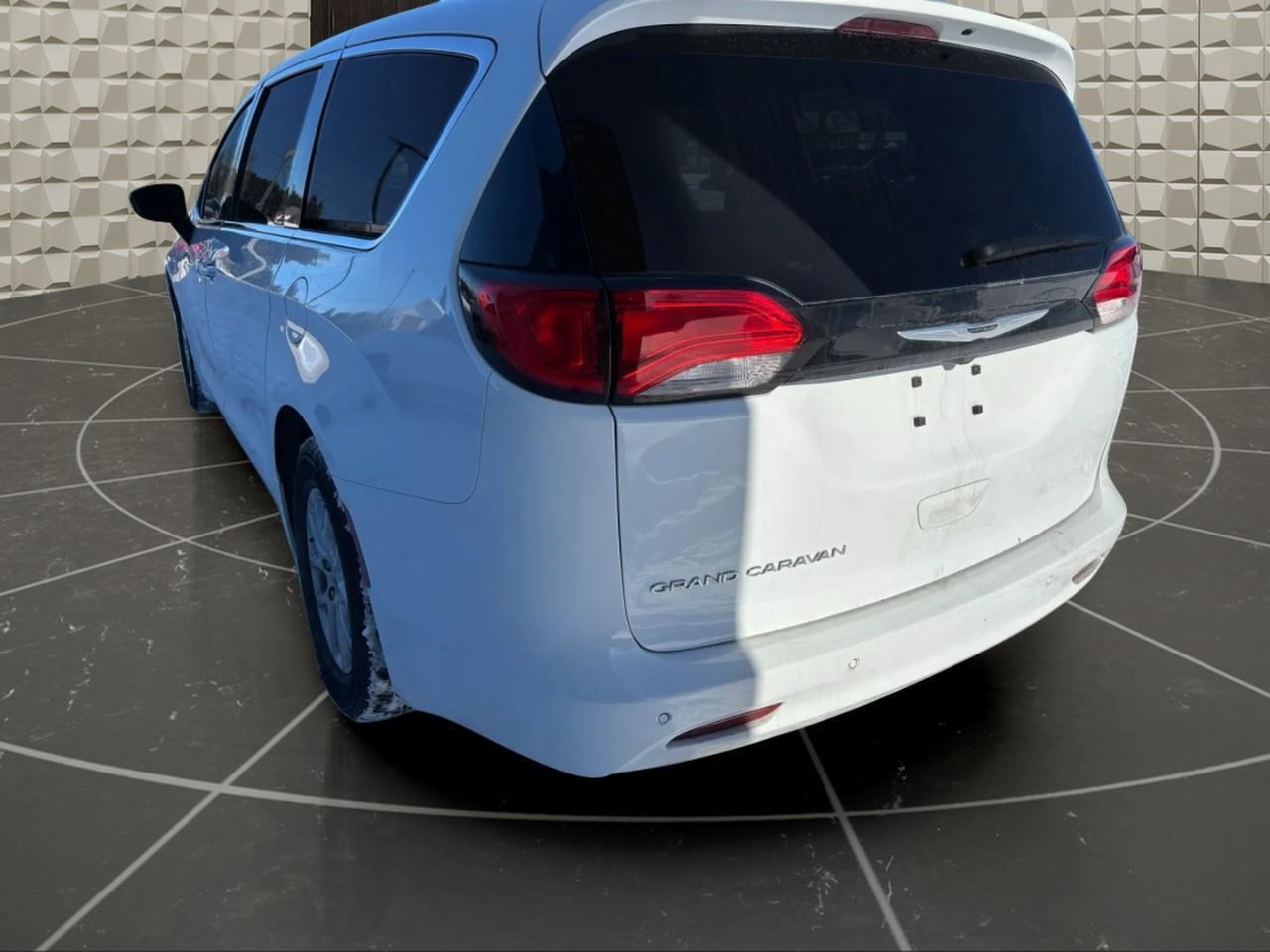 2024 Chrysler Grand Caravan SXT Front-Wheel Drive Passenger Van Photo4