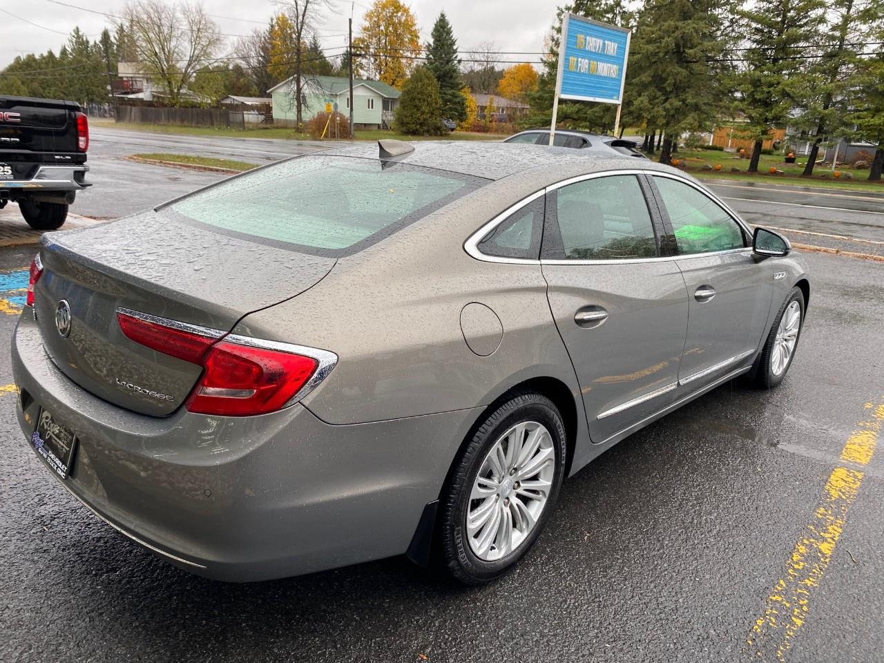 2019 Buick LaCrosse FWD Essence Photo