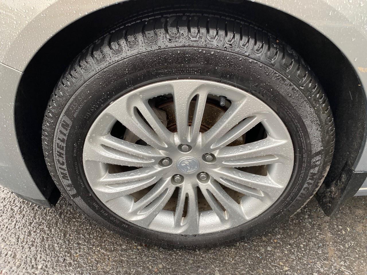 2019 Buick LaCrosse FWD Essence Photo