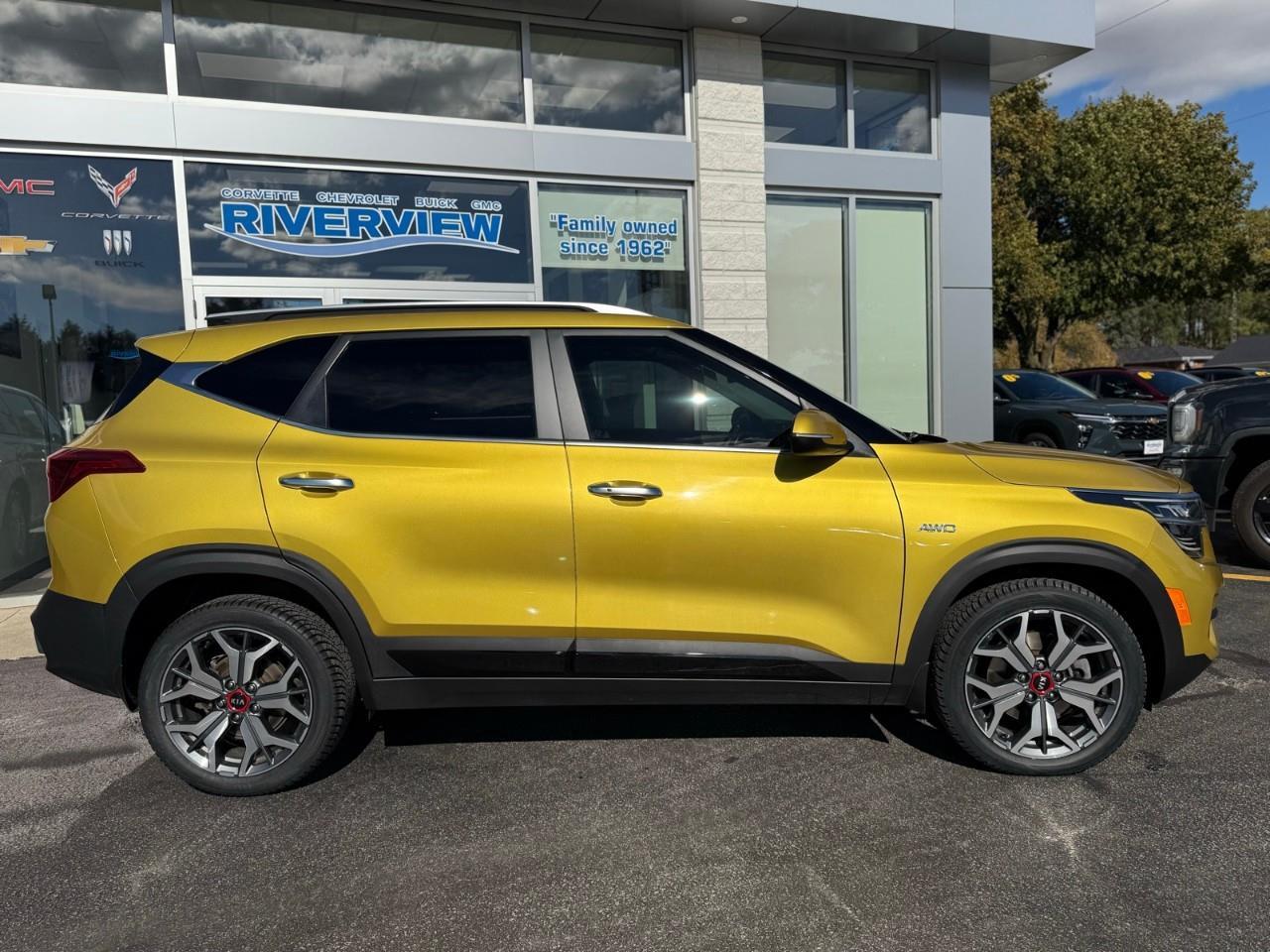 2021 Kia Seltos SX Turbo 4dr All-Wheel Drive Photo2