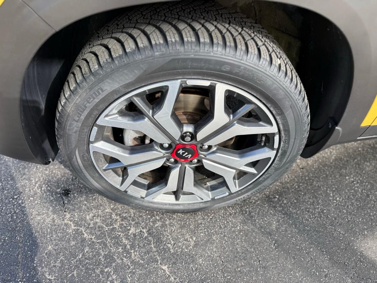 2021 Kia Seltos SX Turbo 4dr All-Wheel Drive Photo