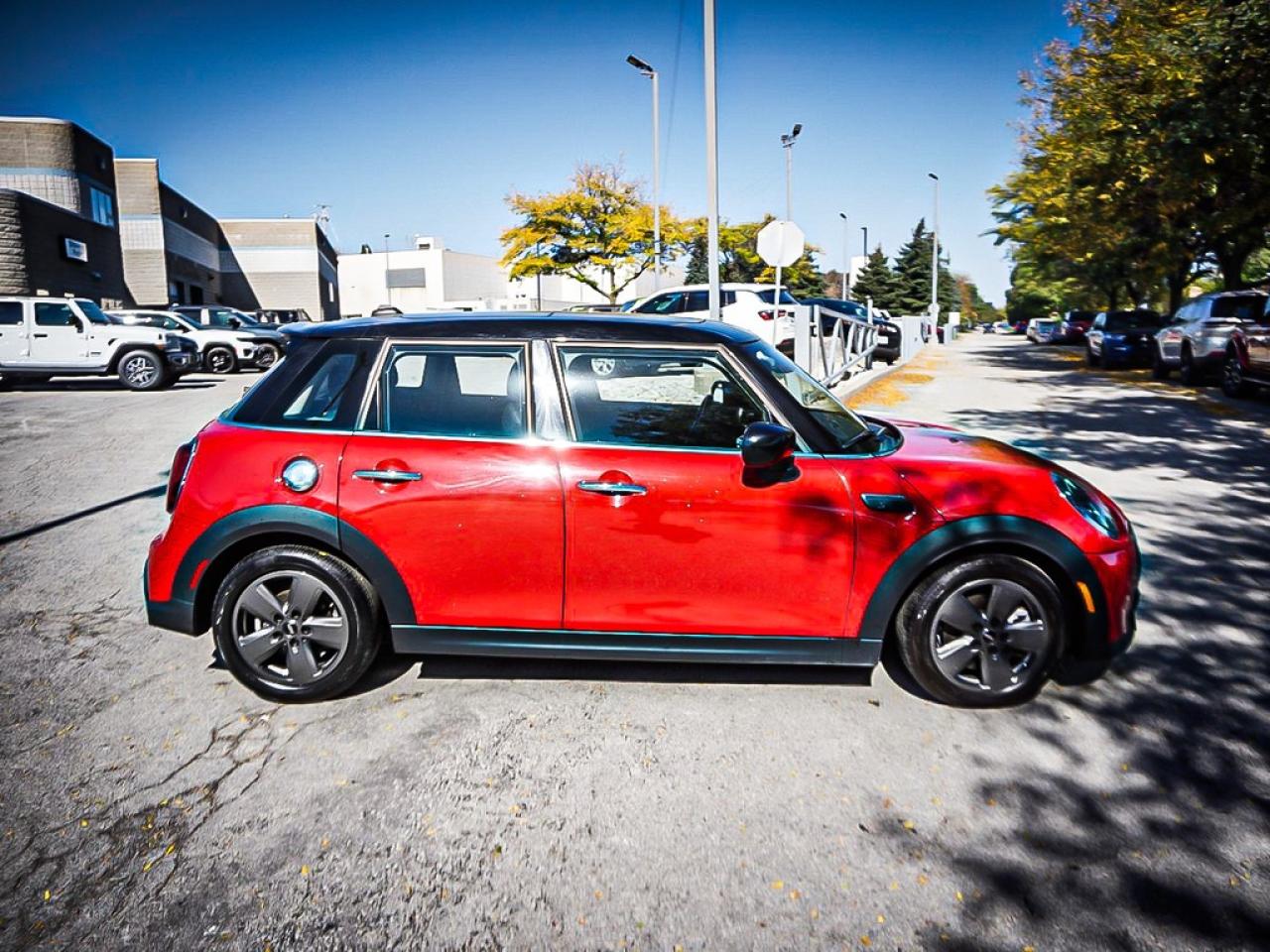 2024 MINI 5 Door  Photo
