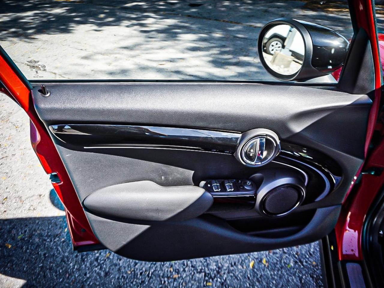 2024 MINI 5 Door  Photo