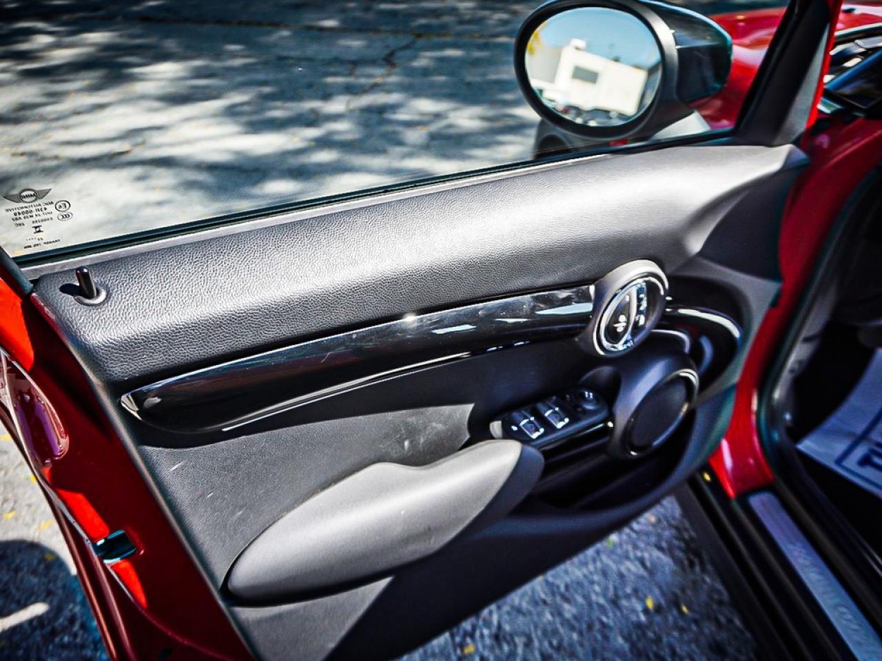 2024 MINI 5 Door  Photo