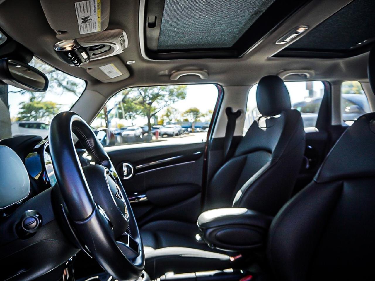 2024 MINI 5 Door  Photo