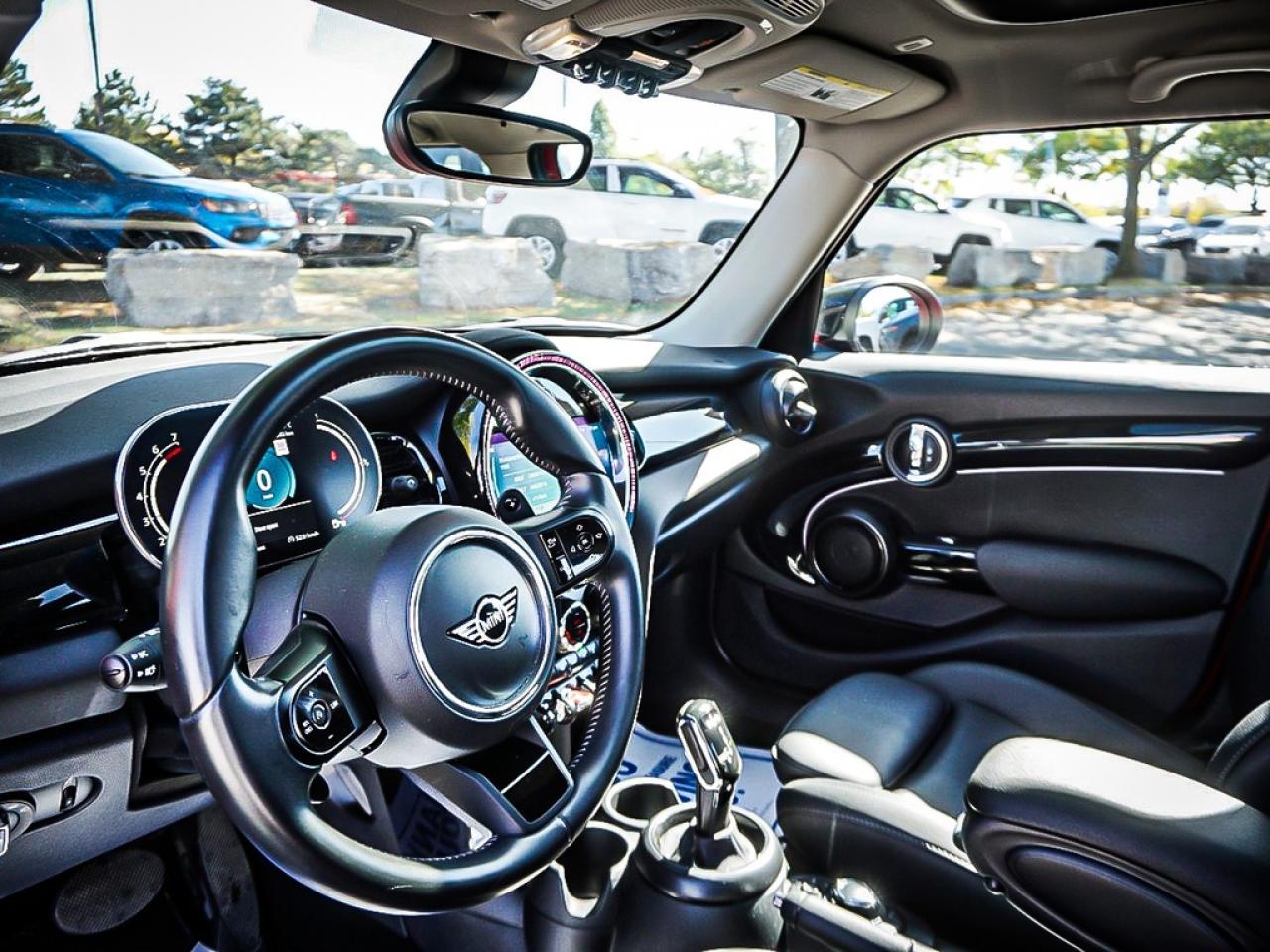 2024 MINI 5 Door  Photo