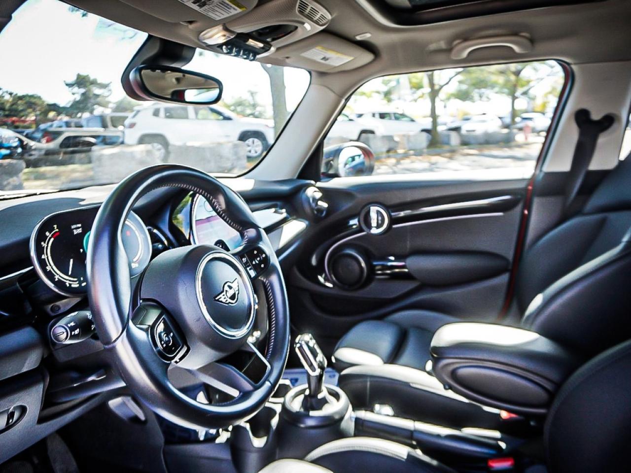 2024 MINI 5 Door  Photo