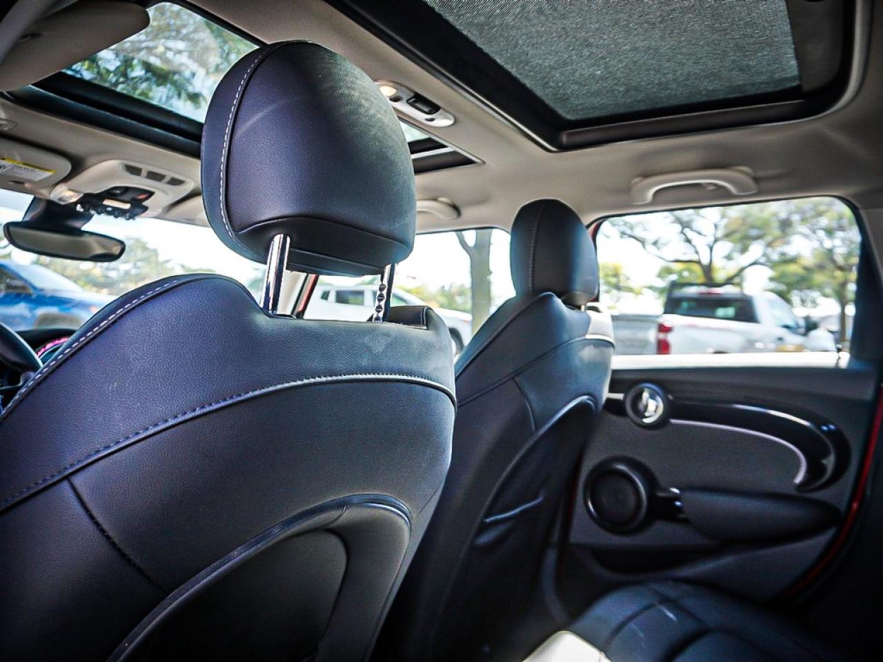 2024 MINI 5 Door  Photo