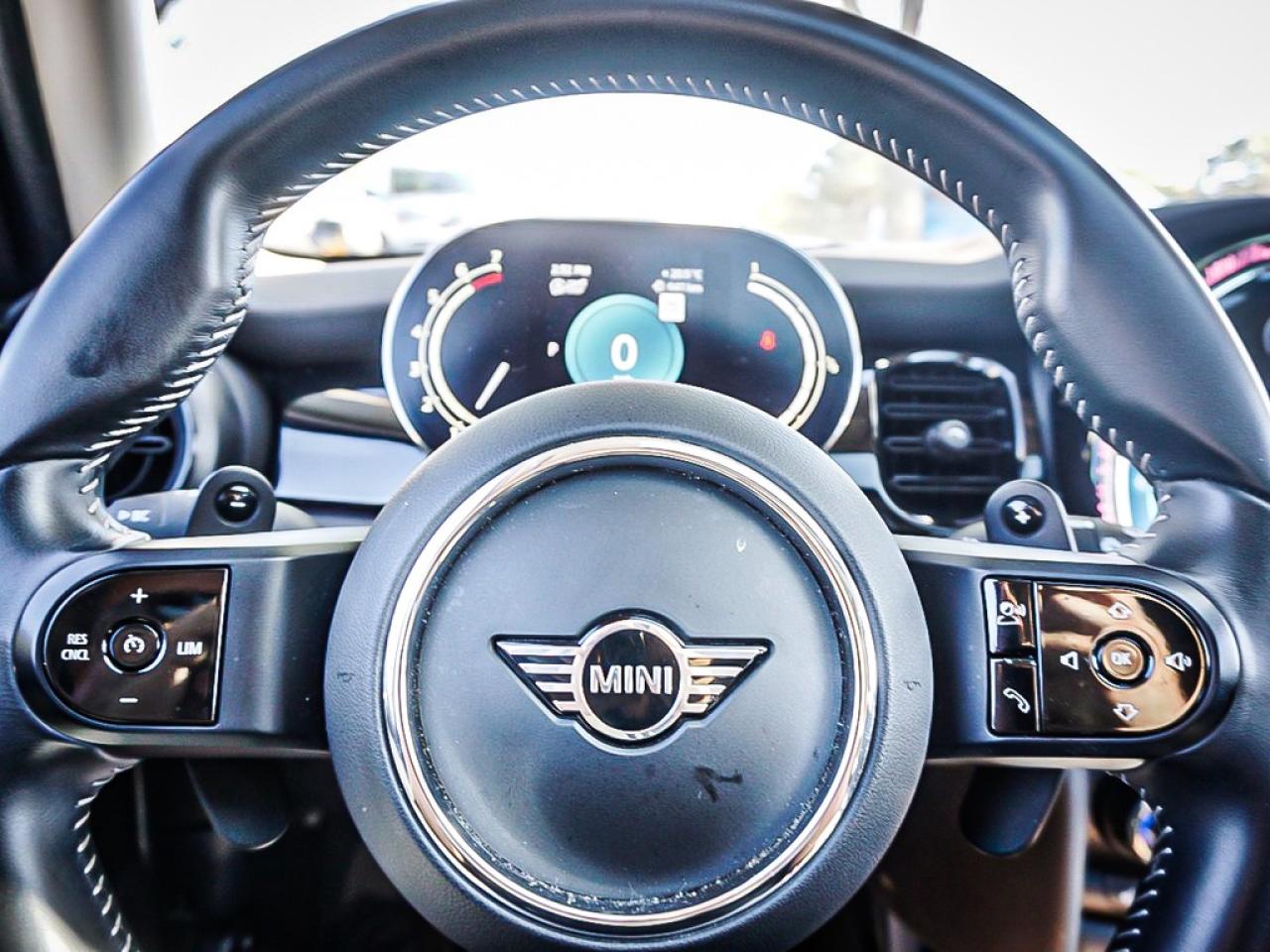 2024 MINI 5 Door  Photo