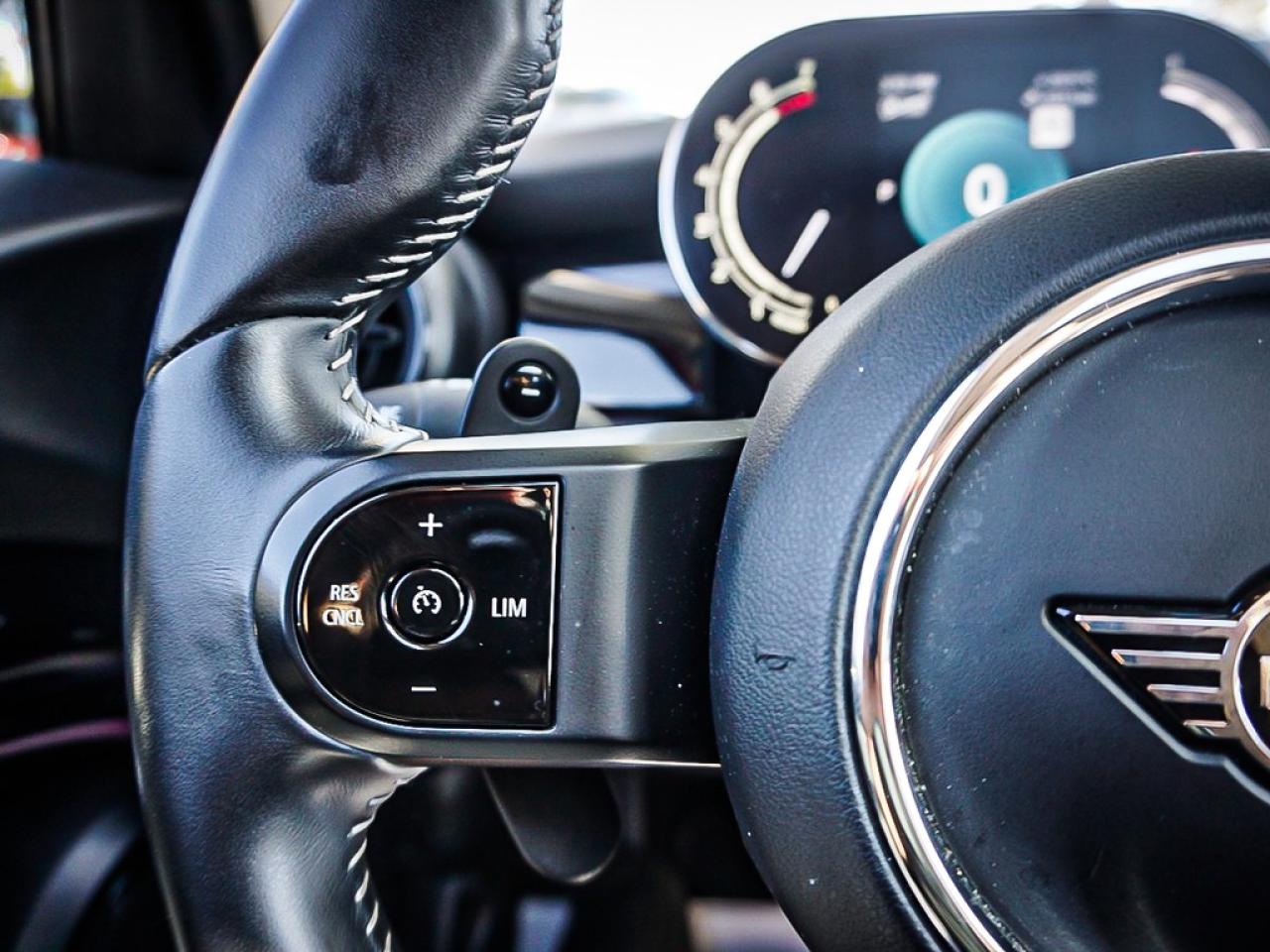 2024 MINI 5 Door  Photo