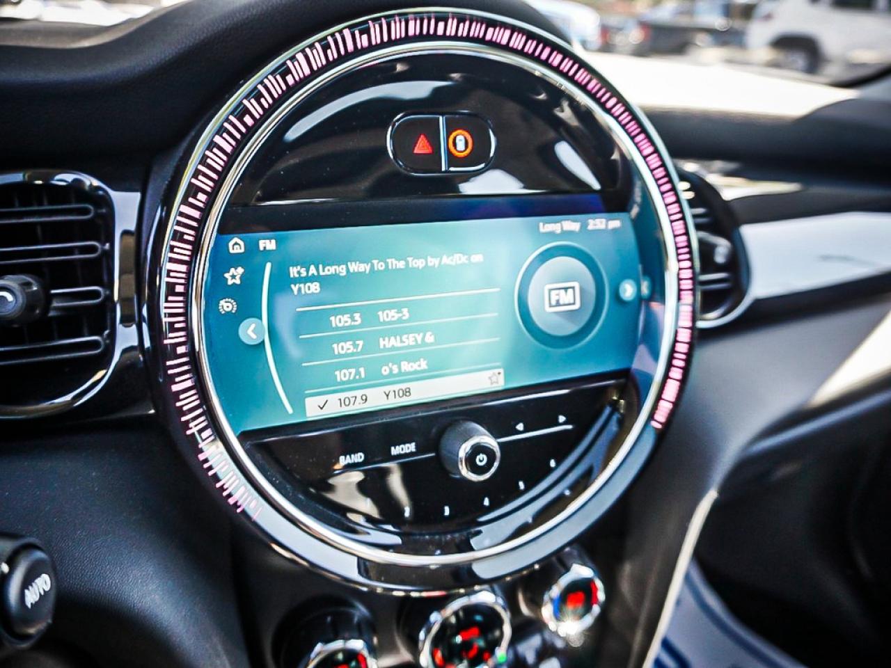 2024 MINI 5 Door  Photo