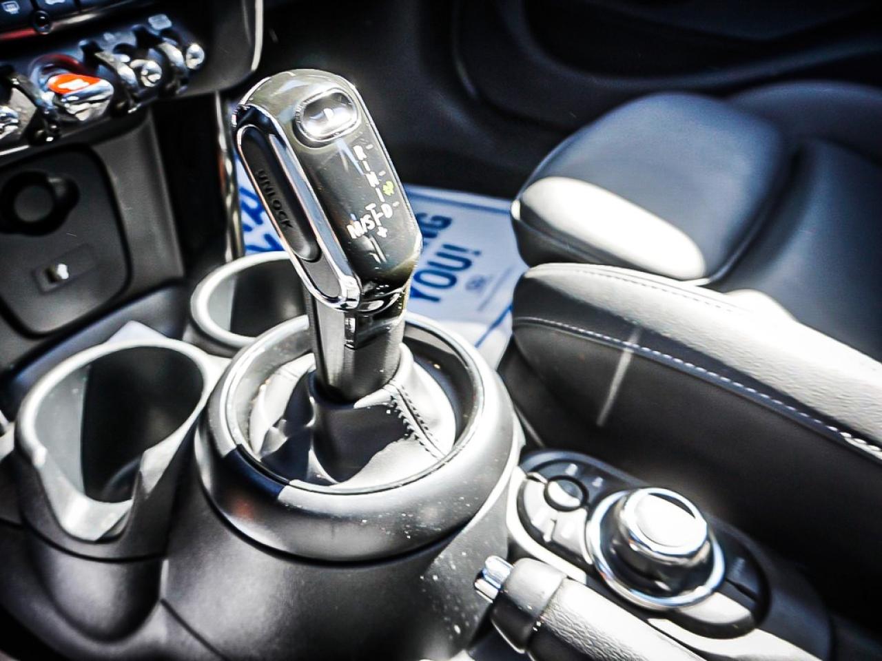 2024 MINI 5 Door  Photo