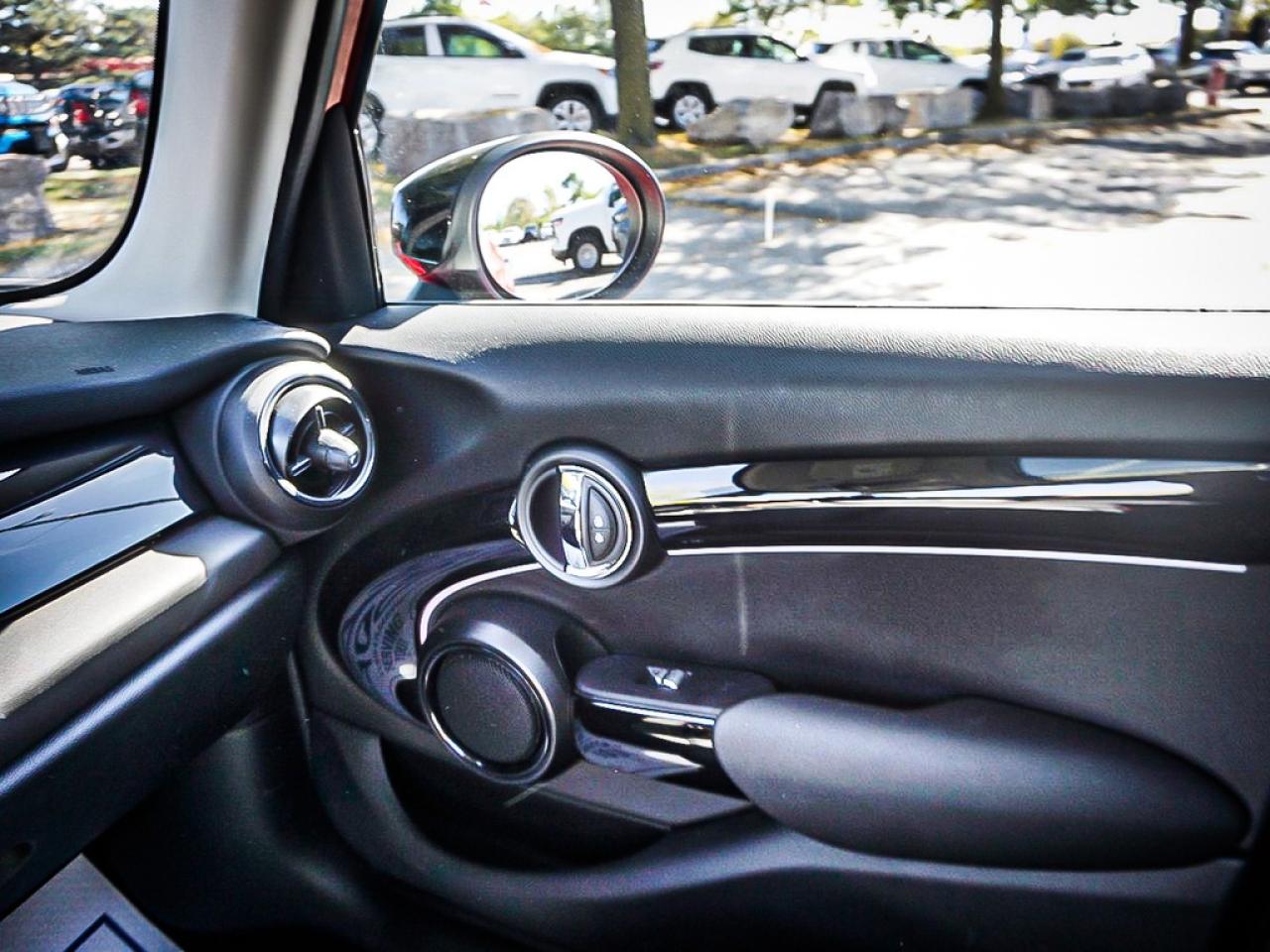 2024 MINI 5 Door  Photo