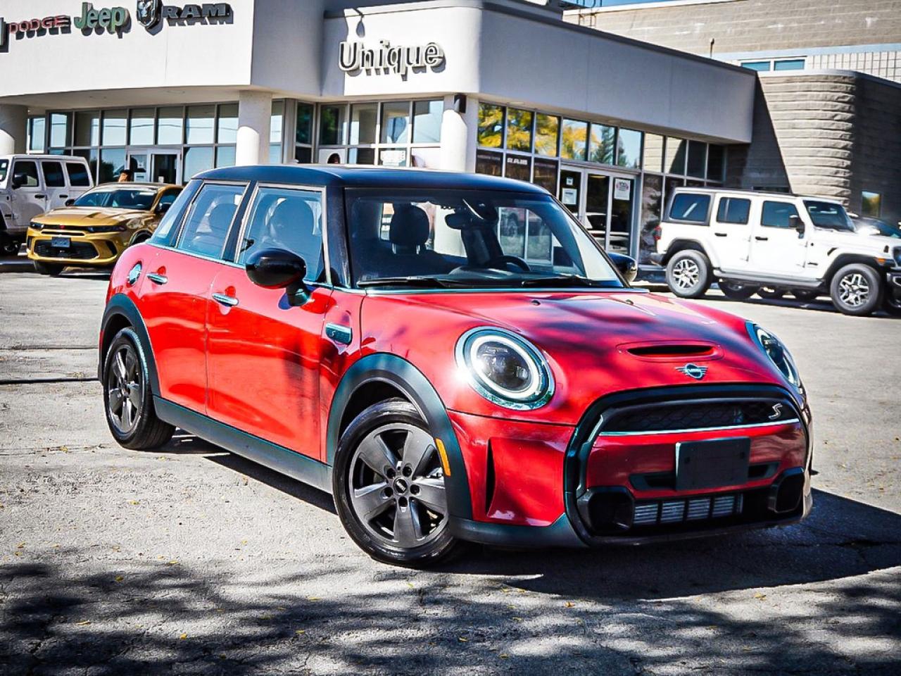 2024 MINI 5 Door  Photo