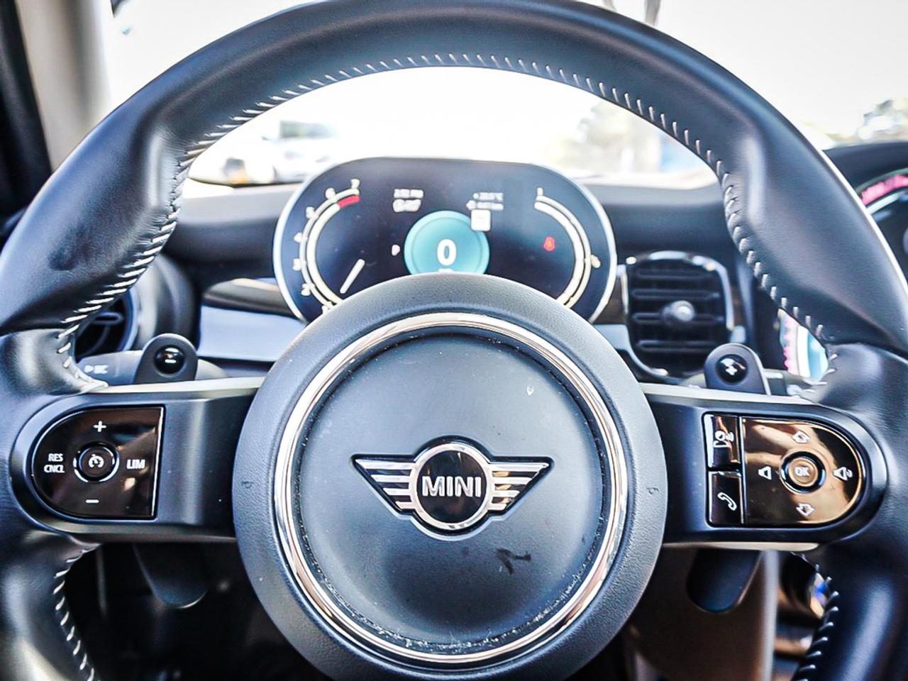 2024 MINI 5 Door  Photo