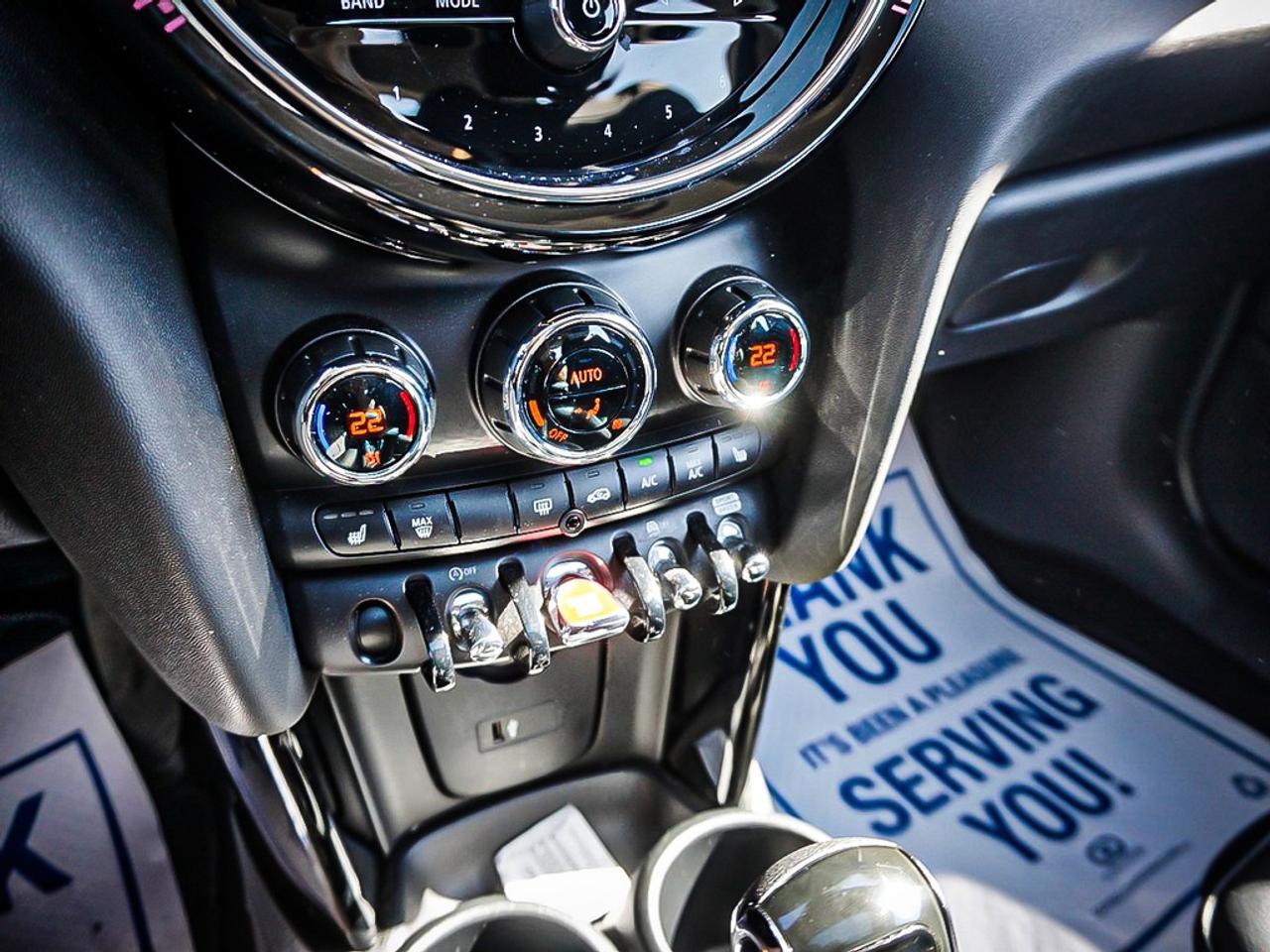 2024 MINI 5 Door  Photo