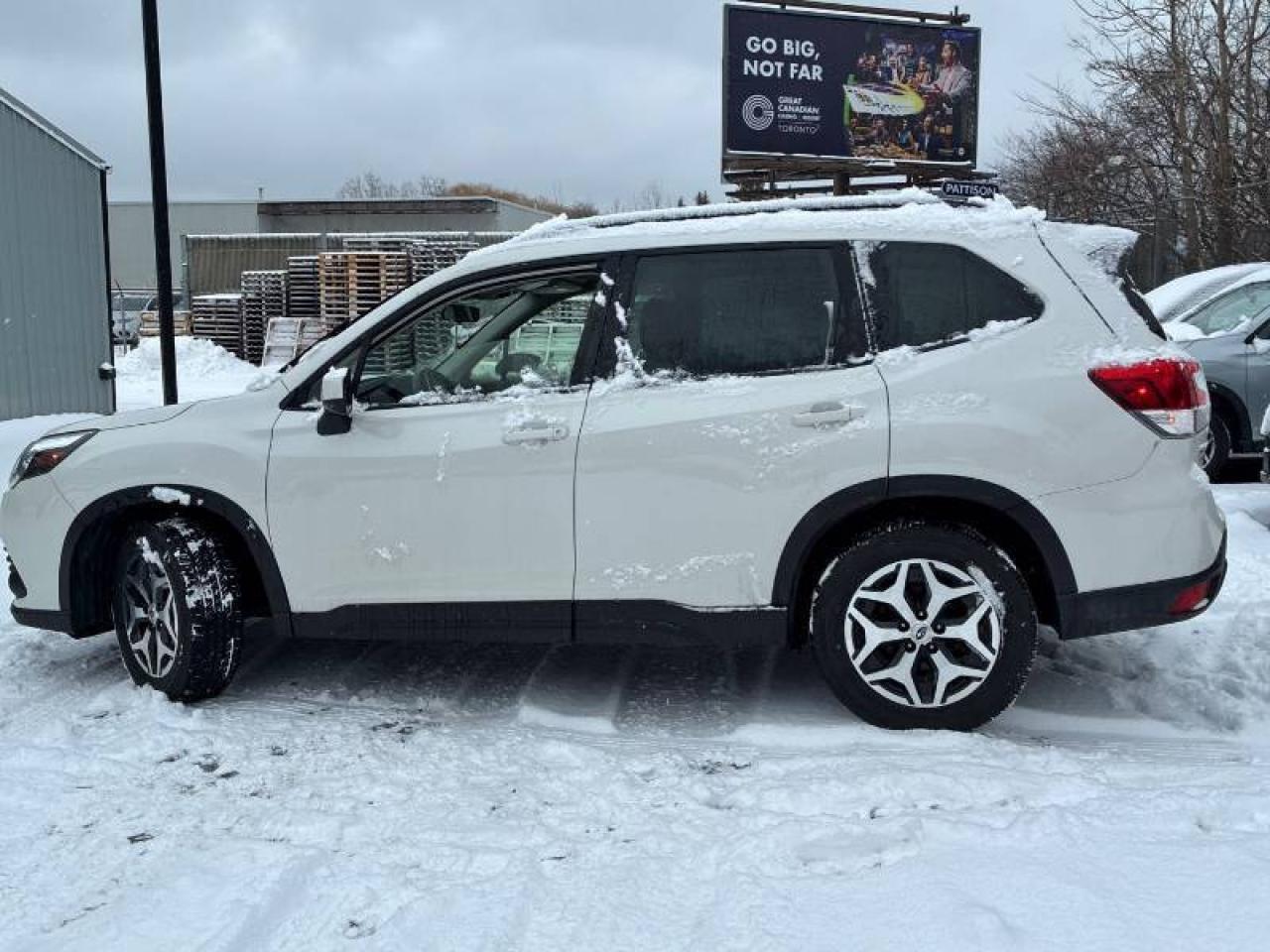 2023 Subaru Forester Touring l Moonroof l AWD l X-Mode l RCam l ACC Photo