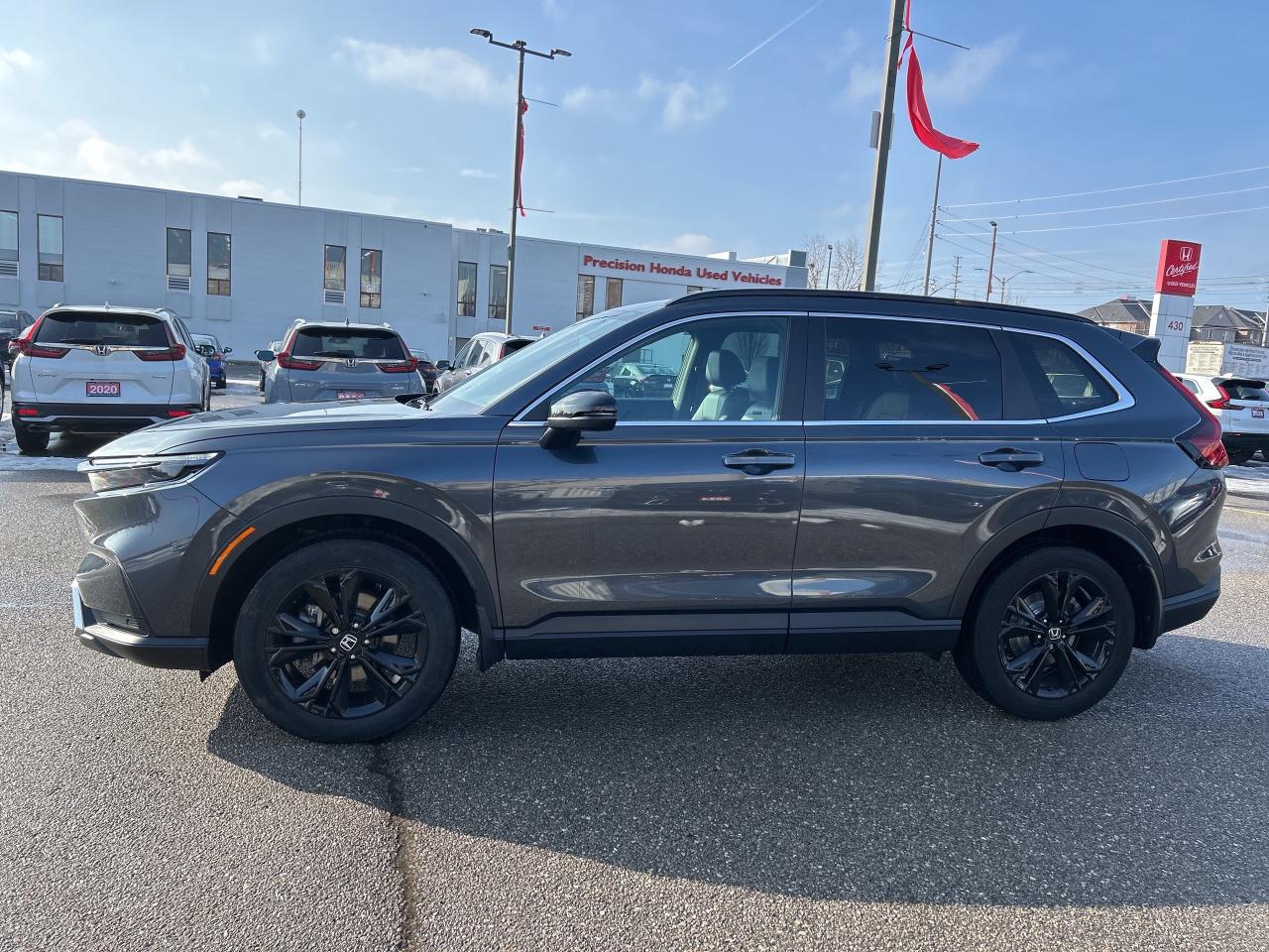 2024 Honda CR-V Hybrid Touring Leather  Navigation  Sunroof  CarPlay Photo2