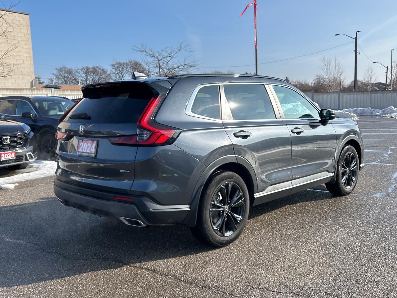 2024 Honda CR-V Hybrid Touring Leather  Navigation  Sunroof  CarPlay Photo